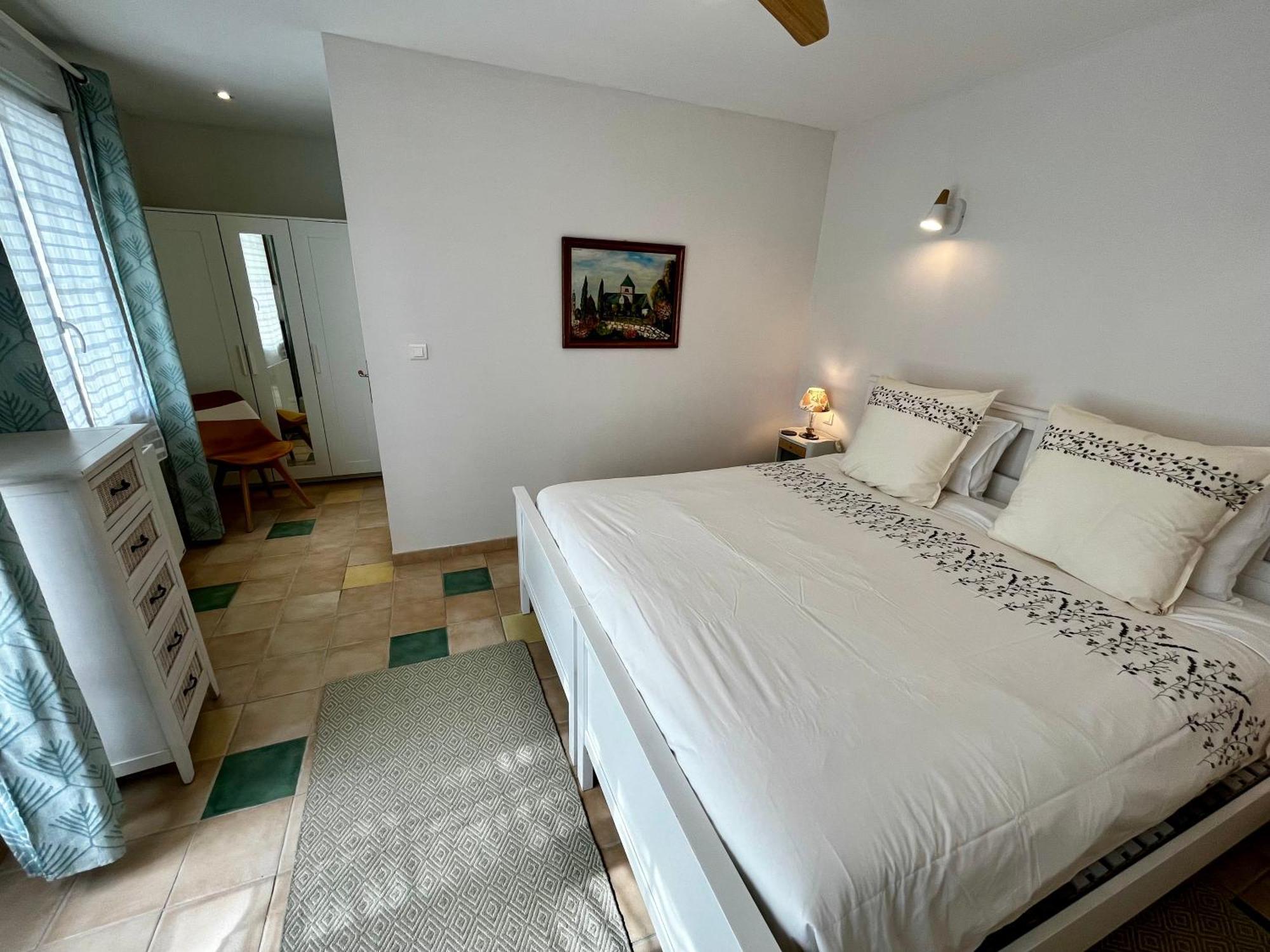 Sans Souci Bed And Breakfast Luxe Heated Pool And Restaurant Luzille Номер фото